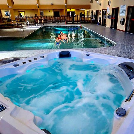 Katahdin Inn & Suites Millinocket Ngoại thất bức ảnh
