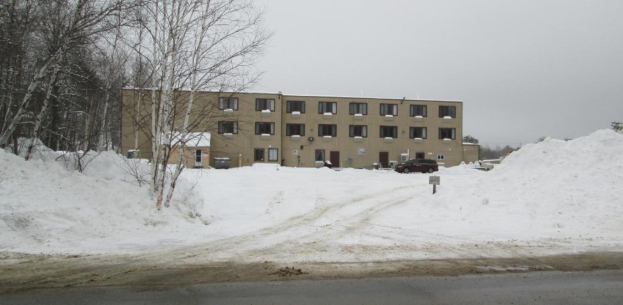 Katahdin Inn & Suites Millinocket Ngoại thất bức ảnh