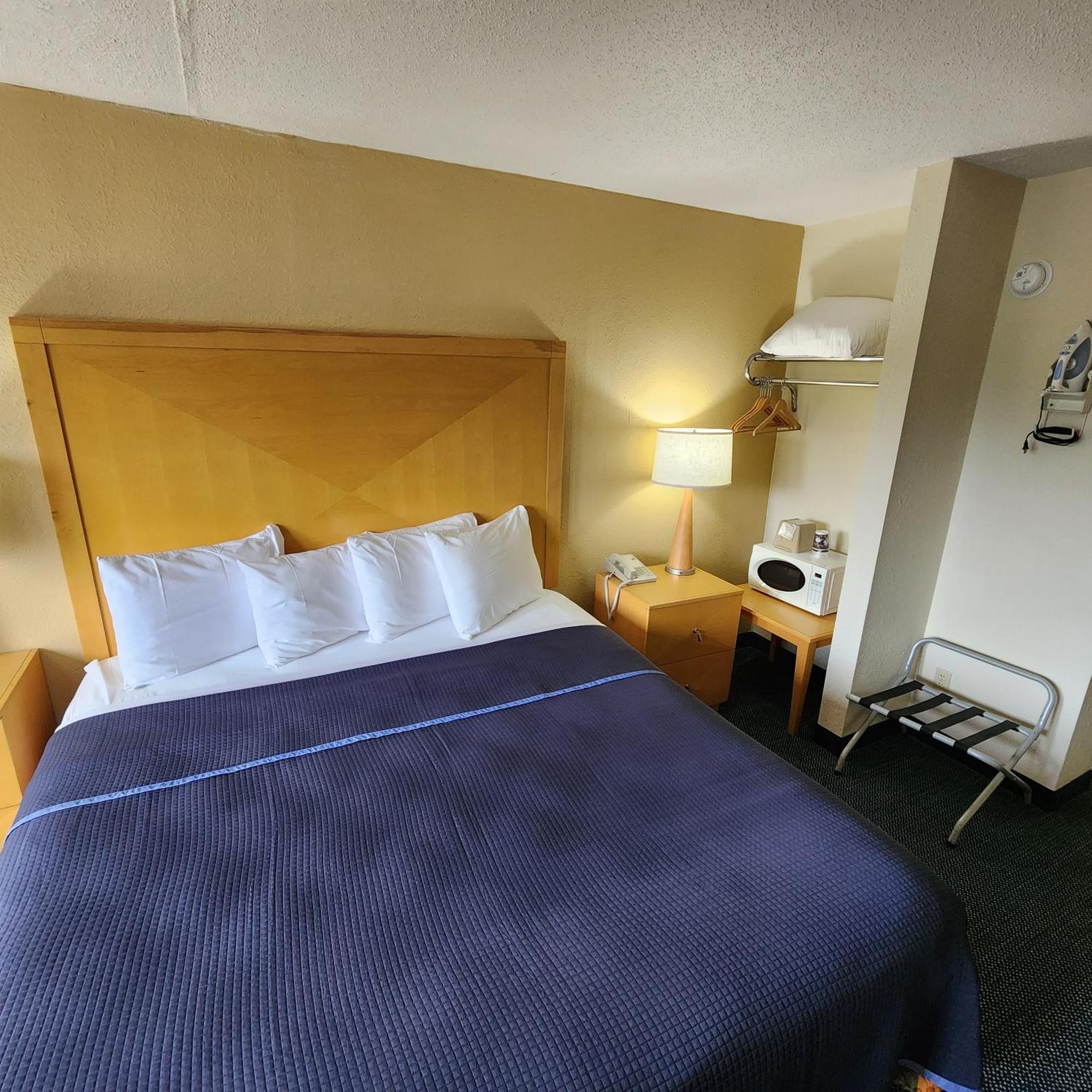 Katahdin Inn & Suites Millinocket Ngoại thất bức ảnh