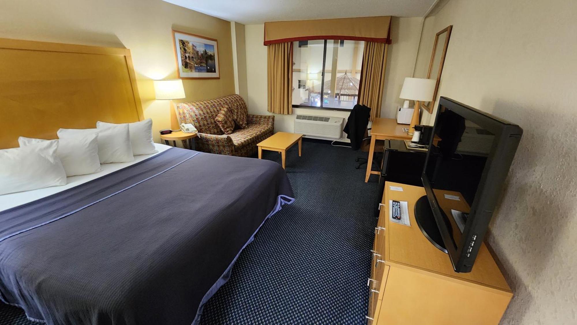 Katahdin Inn & Suites Millinocket Ngoại thất bức ảnh