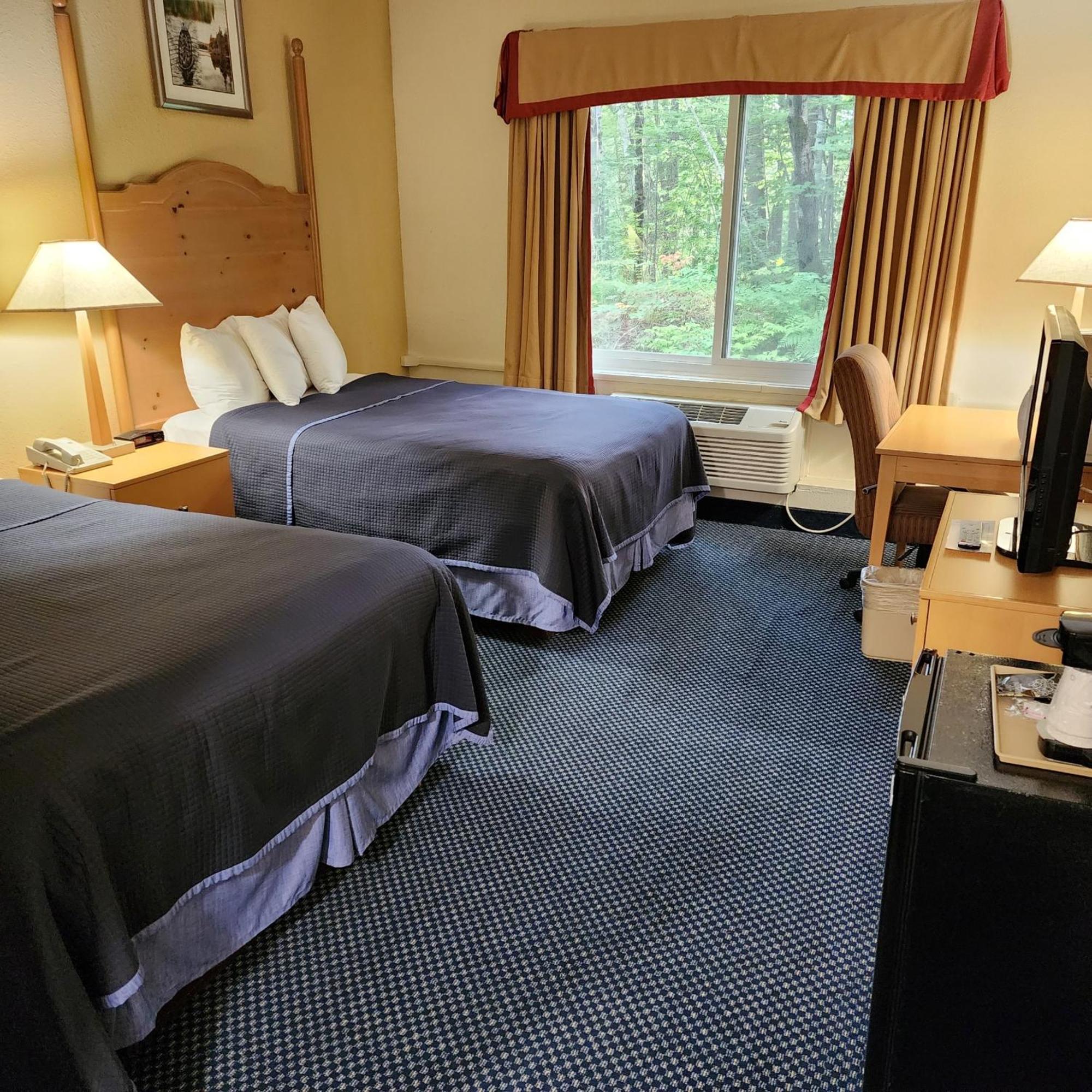 Katahdin Inn & Suites Millinocket Ngoại thất bức ảnh