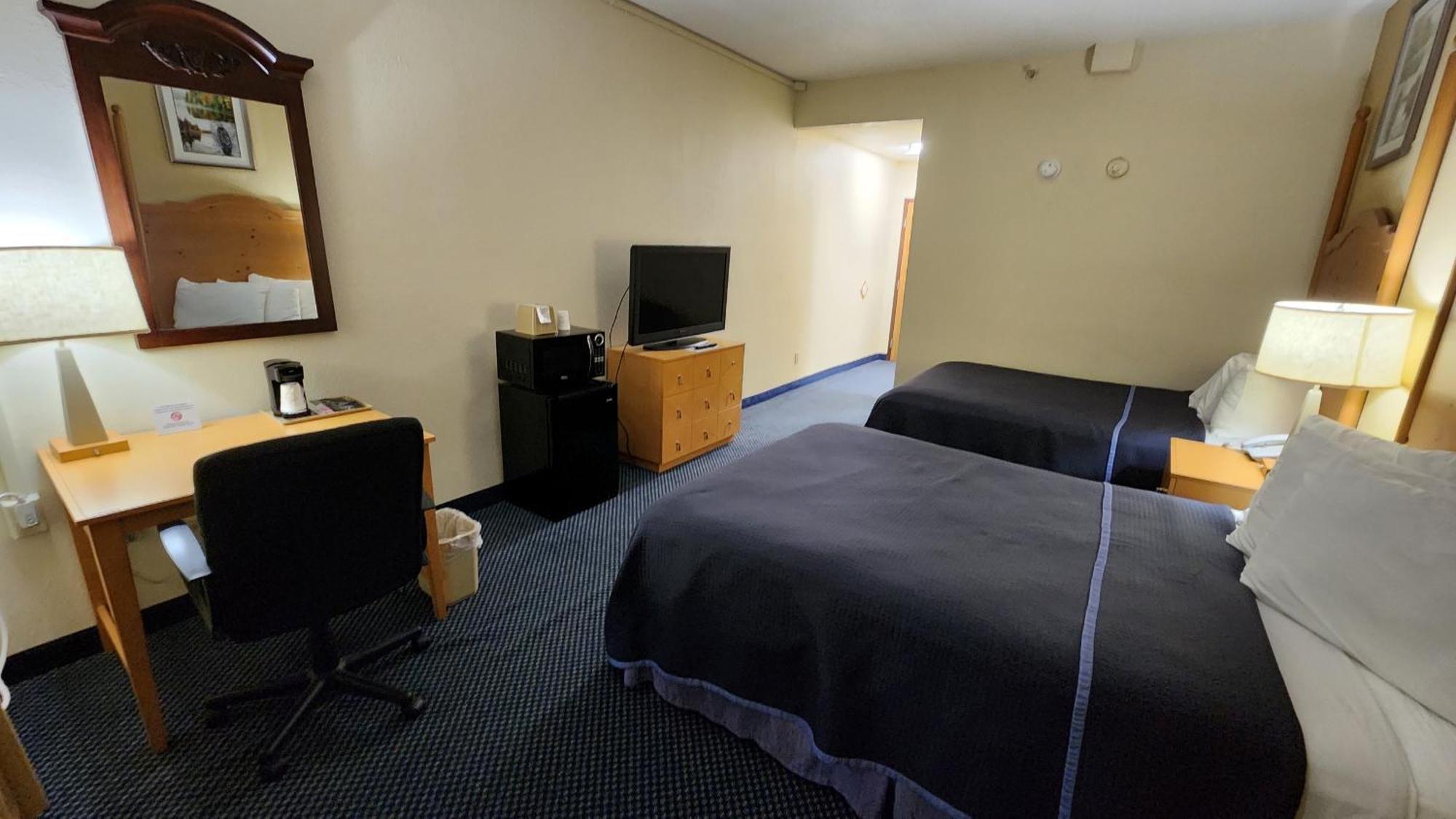 Katahdin Inn & Suites Millinocket Ngoại thất bức ảnh