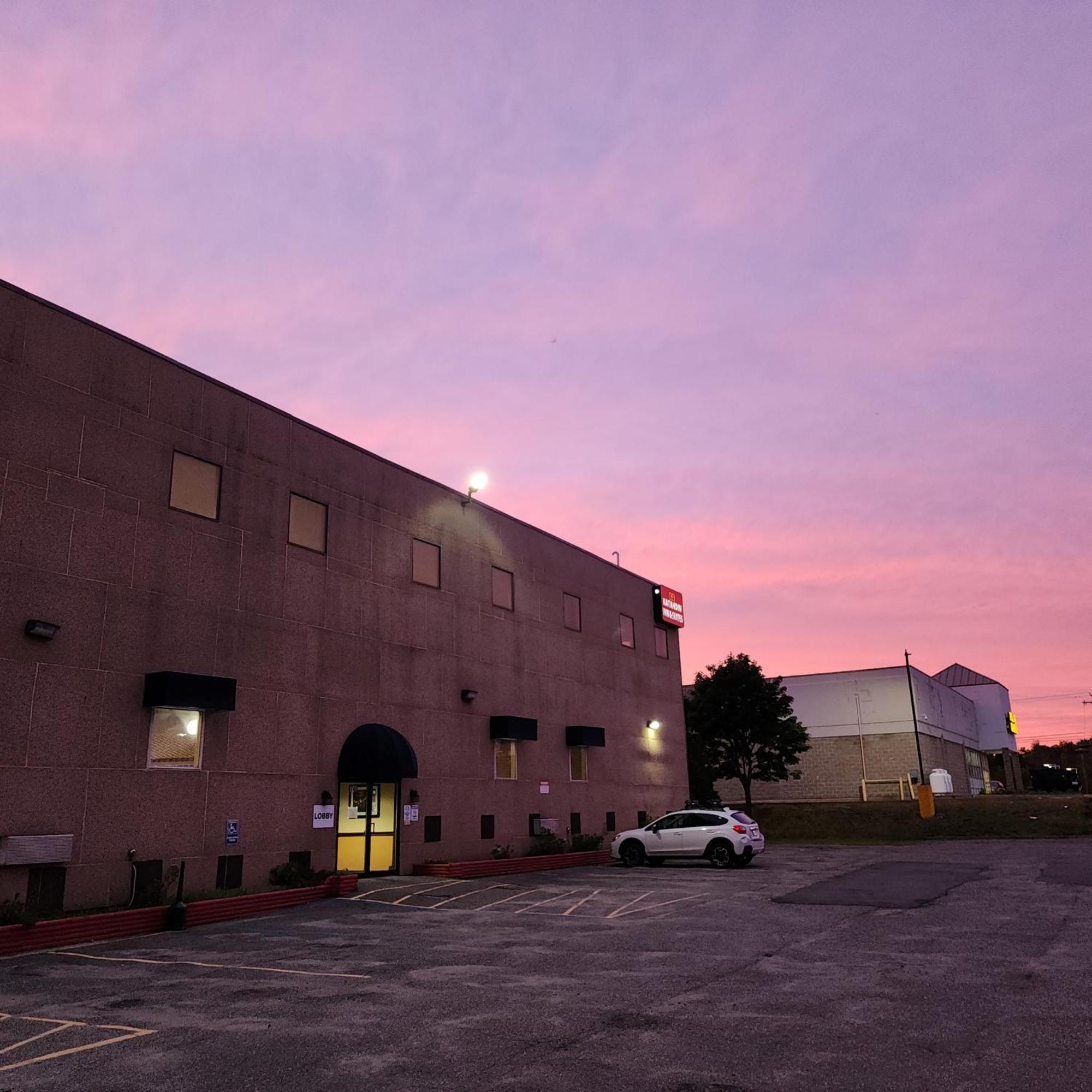 Katahdin Inn & Suites Millinocket Ngoại thất bức ảnh