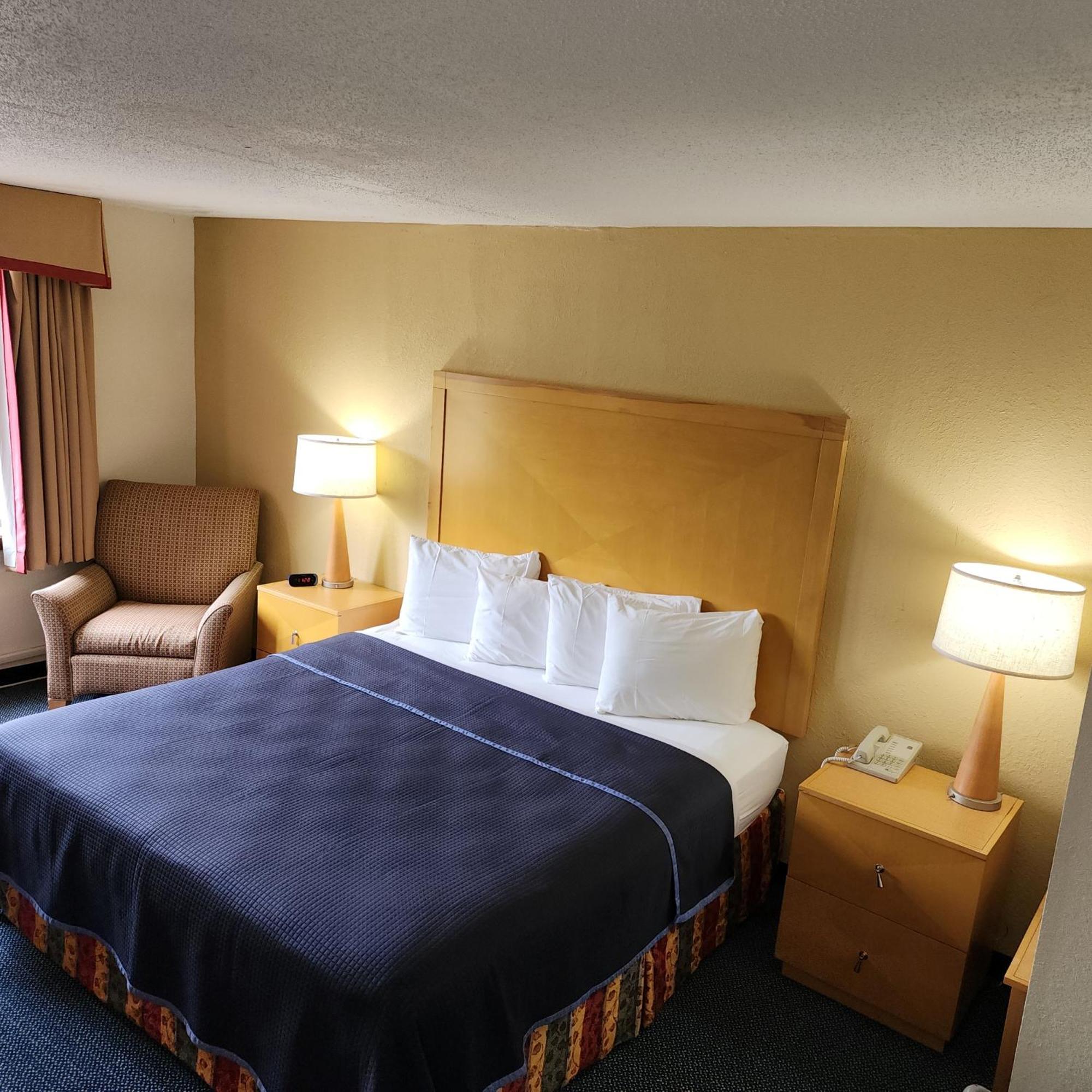 Katahdin Inn & Suites Millinocket Ngoại thất bức ảnh