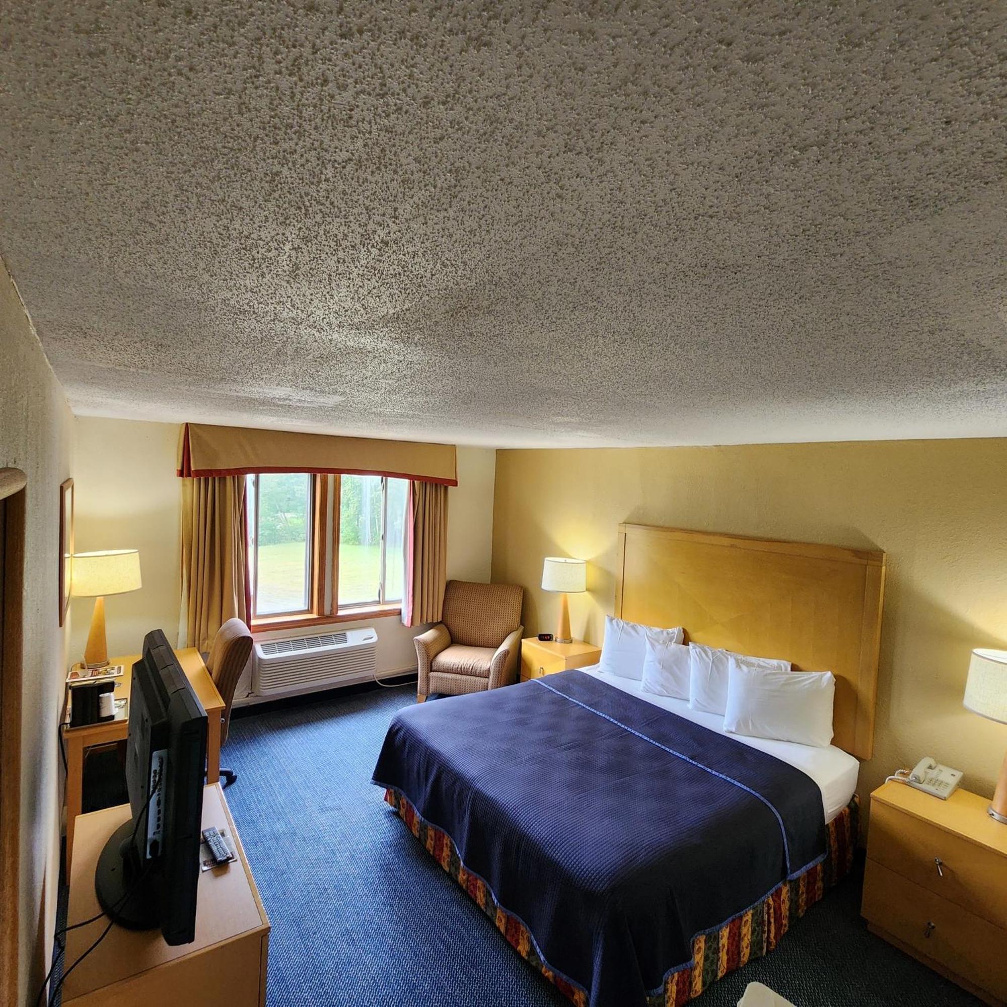 Katahdin Inn & Suites Millinocket Ngoại thất bức ảnh