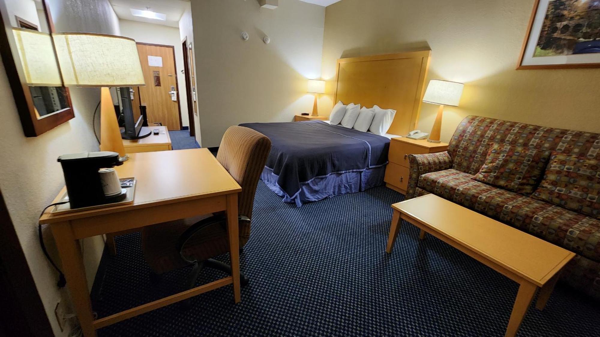 Katahdin Inn & Suites Millinocket Ngoại thất bức ảnh