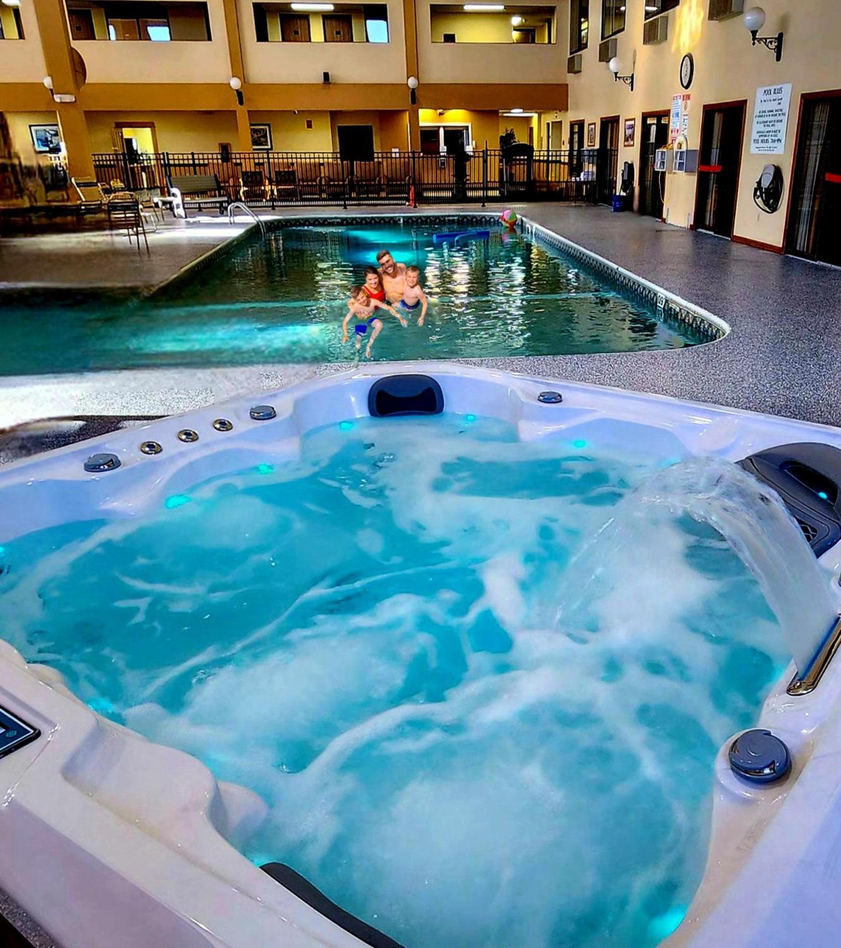 Katahdin Inn & Suites Millinocket Ngoại thất bức ảnh