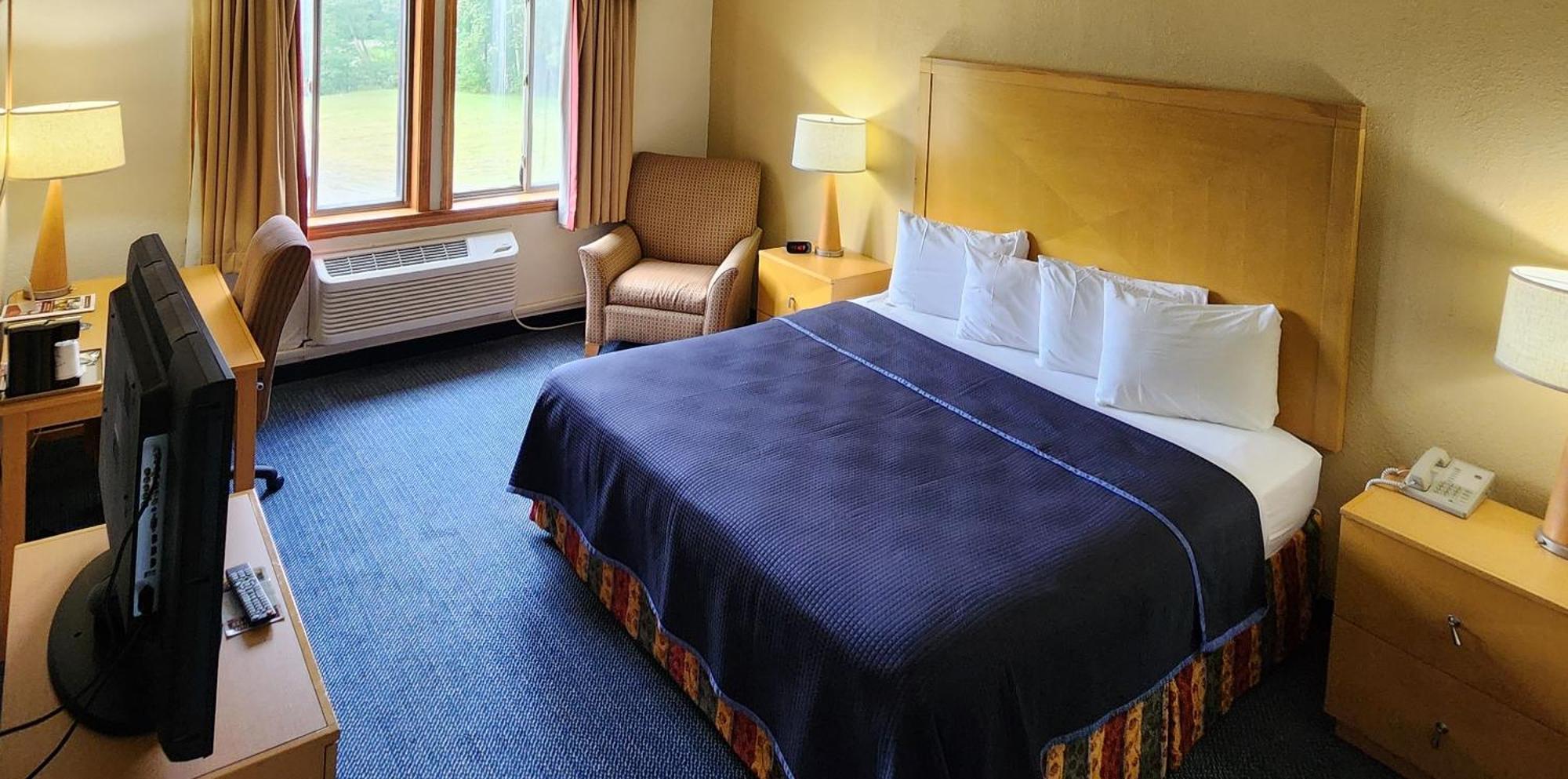 Katahdin Inn & Suites Millinocket Ngoại thất bức ảnh