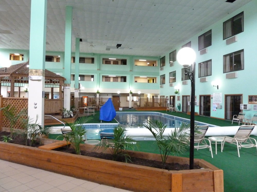 Katahdin Inn & Suites Millinocket Ngoại thất bức ảnh
