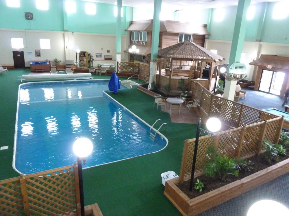 Katahdin Inn & Suites Millinocket Ngoại thất bức ảnh