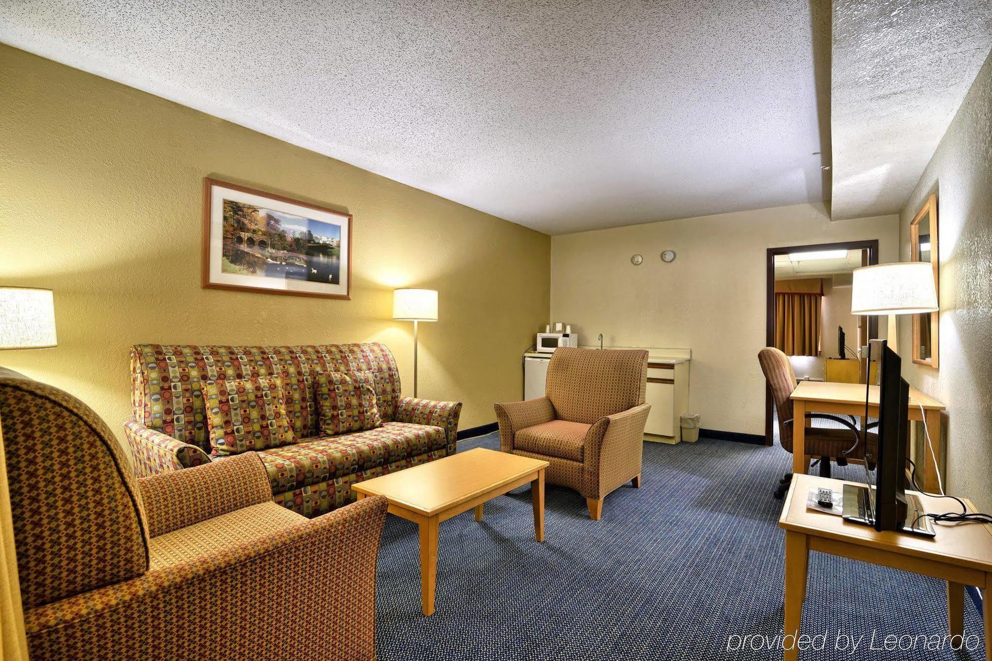 Katahdin Inn & Suites Millinocket Ngoại thất bức ảnh