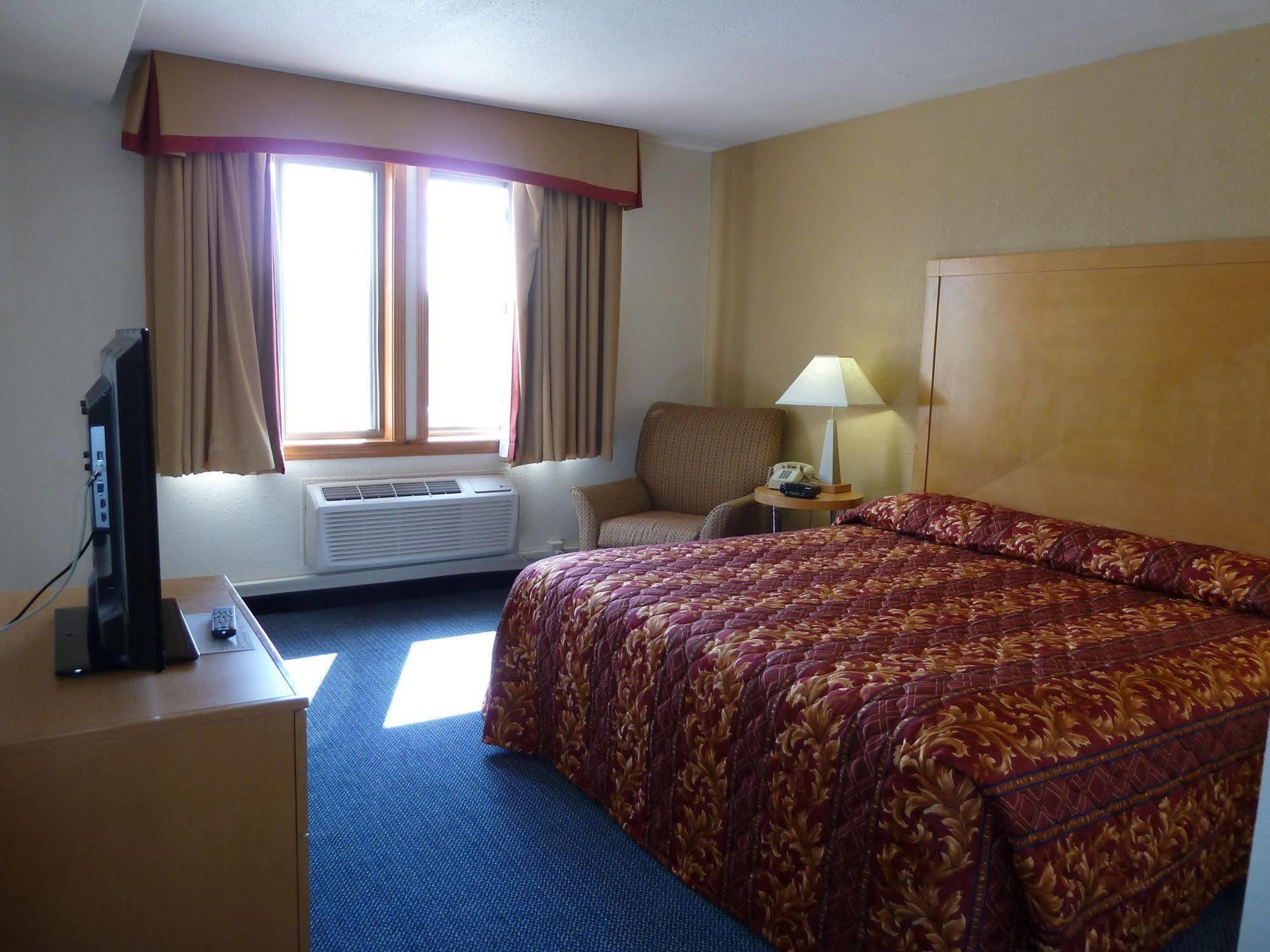 Katahdin Inn & Suites Millinocket Ngoại thất bức ảnh
