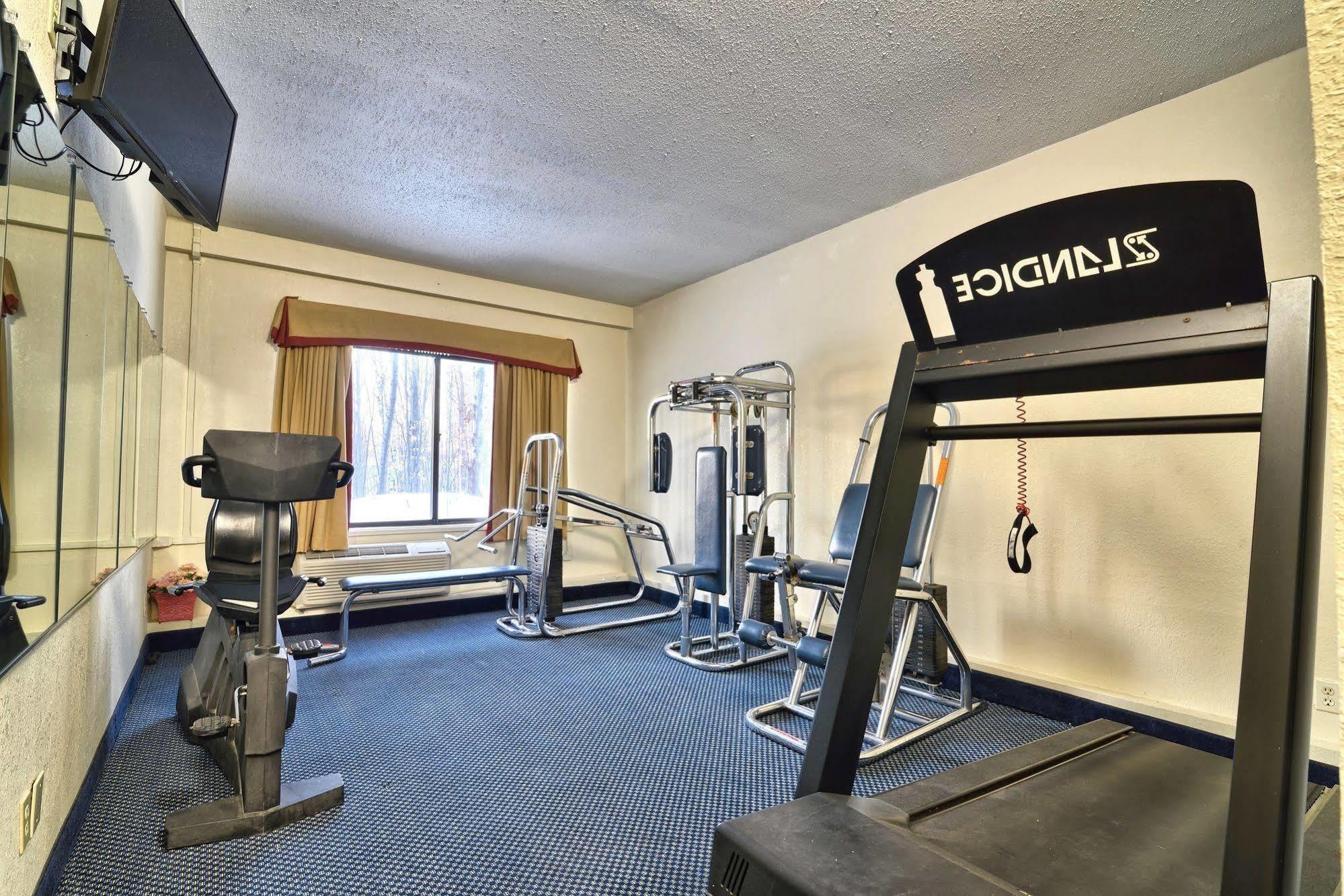 Katahdin Inn & Suites Millinocket Ngoại thất bức ảnh