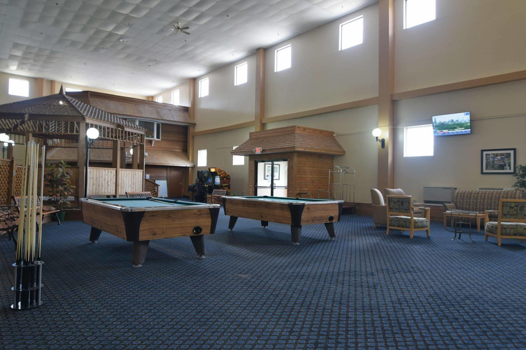 Katahdin Inn & Suites Millinocket Ngoại thất bức ảnh