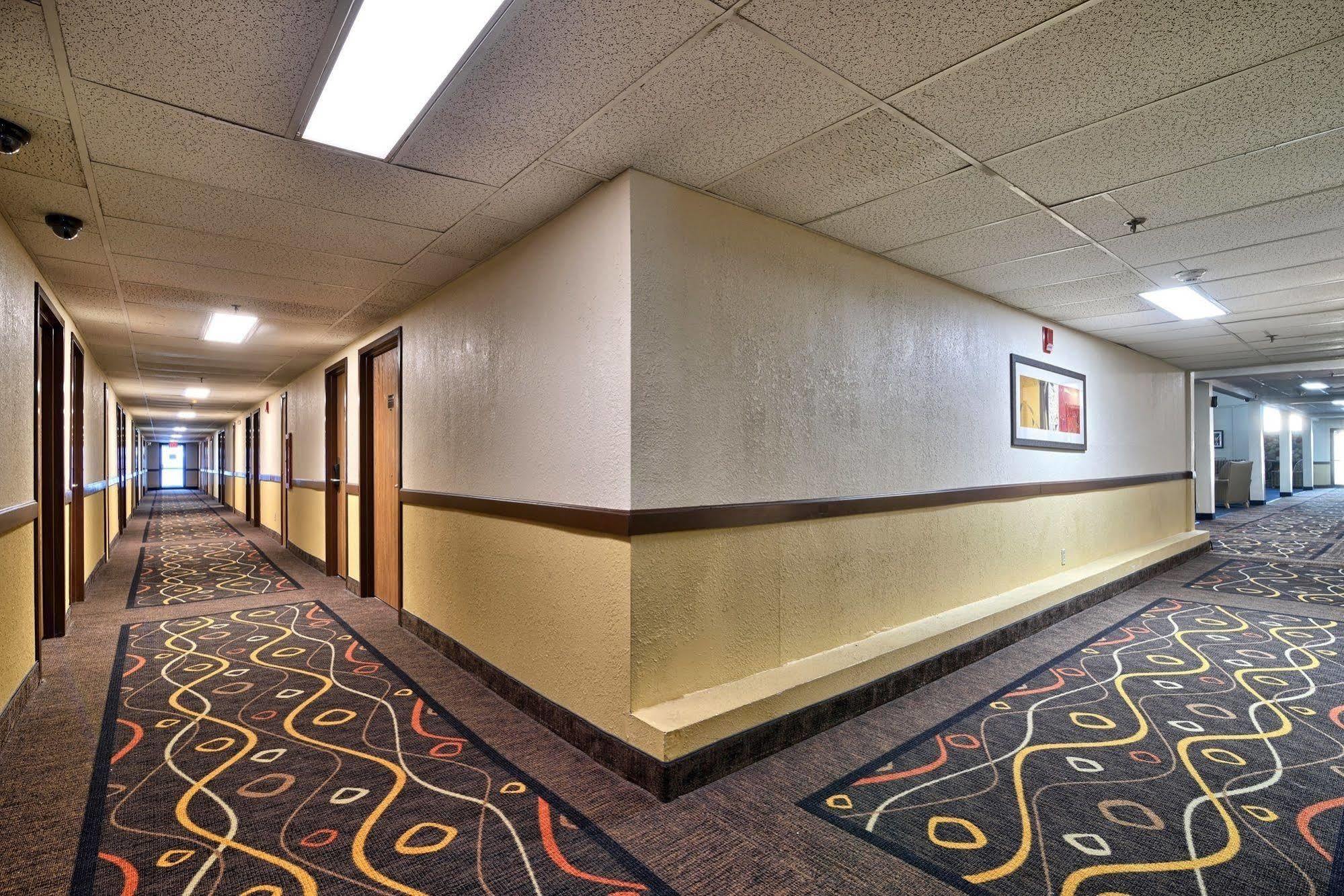 Katahdin Inn & Suites Millinocket Ngoại thất bức ảnh